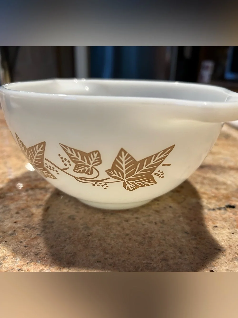 PYREX #441 TRADEMARK  1 1/2 PT Cinderella “Sandalwood Pattern” Mixing Bowl 1960.